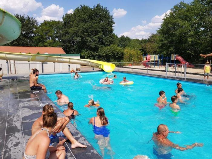 Mulder'S Vakantiehuis, Jaarplaats 108 Op Recreatiepark De Tien Heugten Schoonloo Extérieur photo